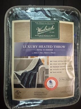 Woolrich Heated Throw Blanket in Navy and Gray Plaid